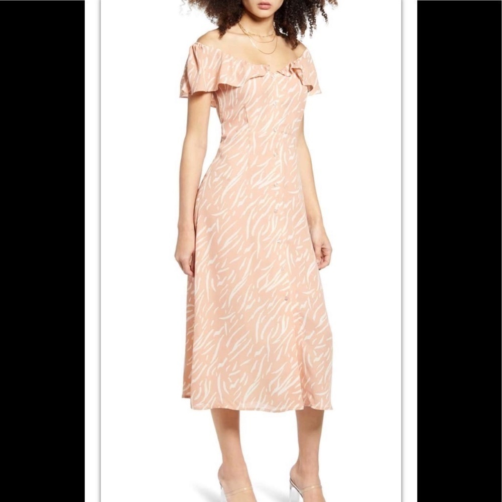 All‎ In Favor Print Front Peach Cream Dress Large